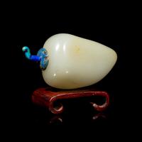 A Chinese Jade Pebble-Form Snuff Bottle, 18th/19th Century 清中期 白玉鼻烟壺