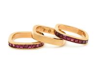 MARVIN SCHLUGER, YELLOW GOLD AND RUBY RING SET