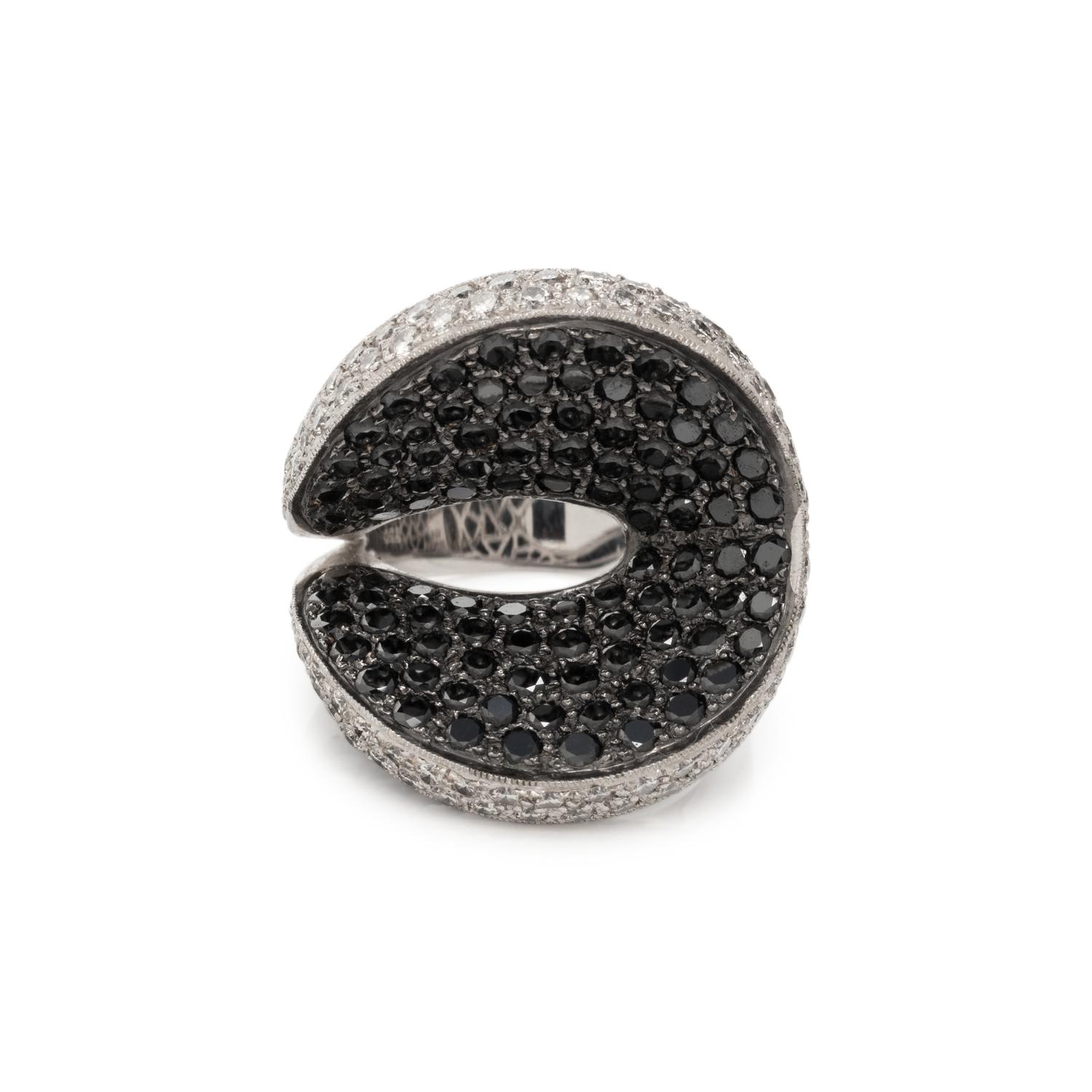 DIAMOND AND BLACK DIAMOND RING