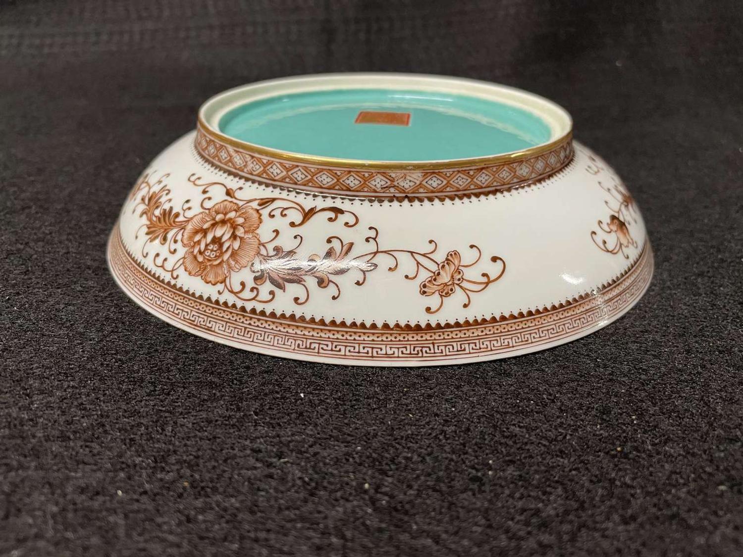 A Chinese enameled eggshell porcelain "Winter Landscape" dish, signed Yu Wenxiang, and a vase 薄胎瓷盘及人物画瓷瓶 20th century ????