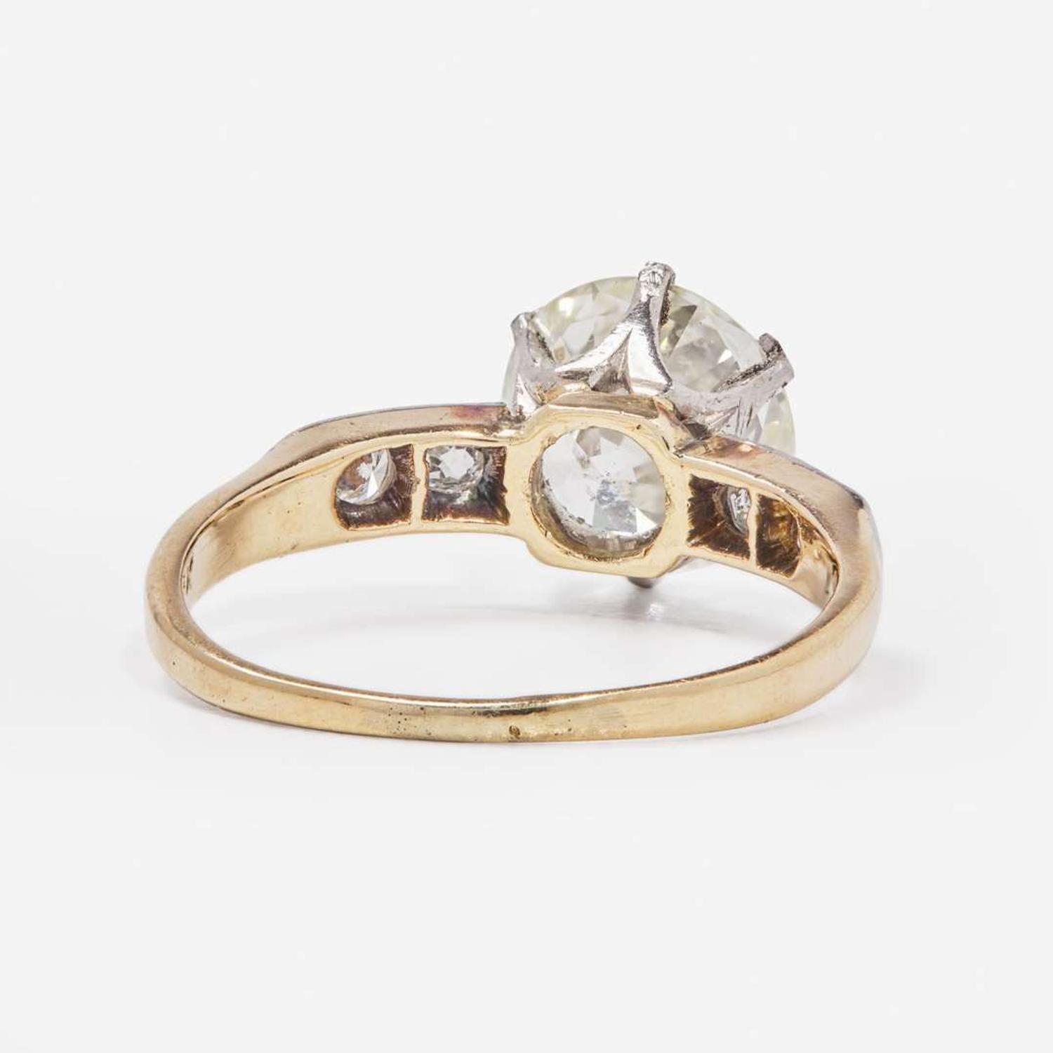 A Ladies 14K Gold and Diamond Ring