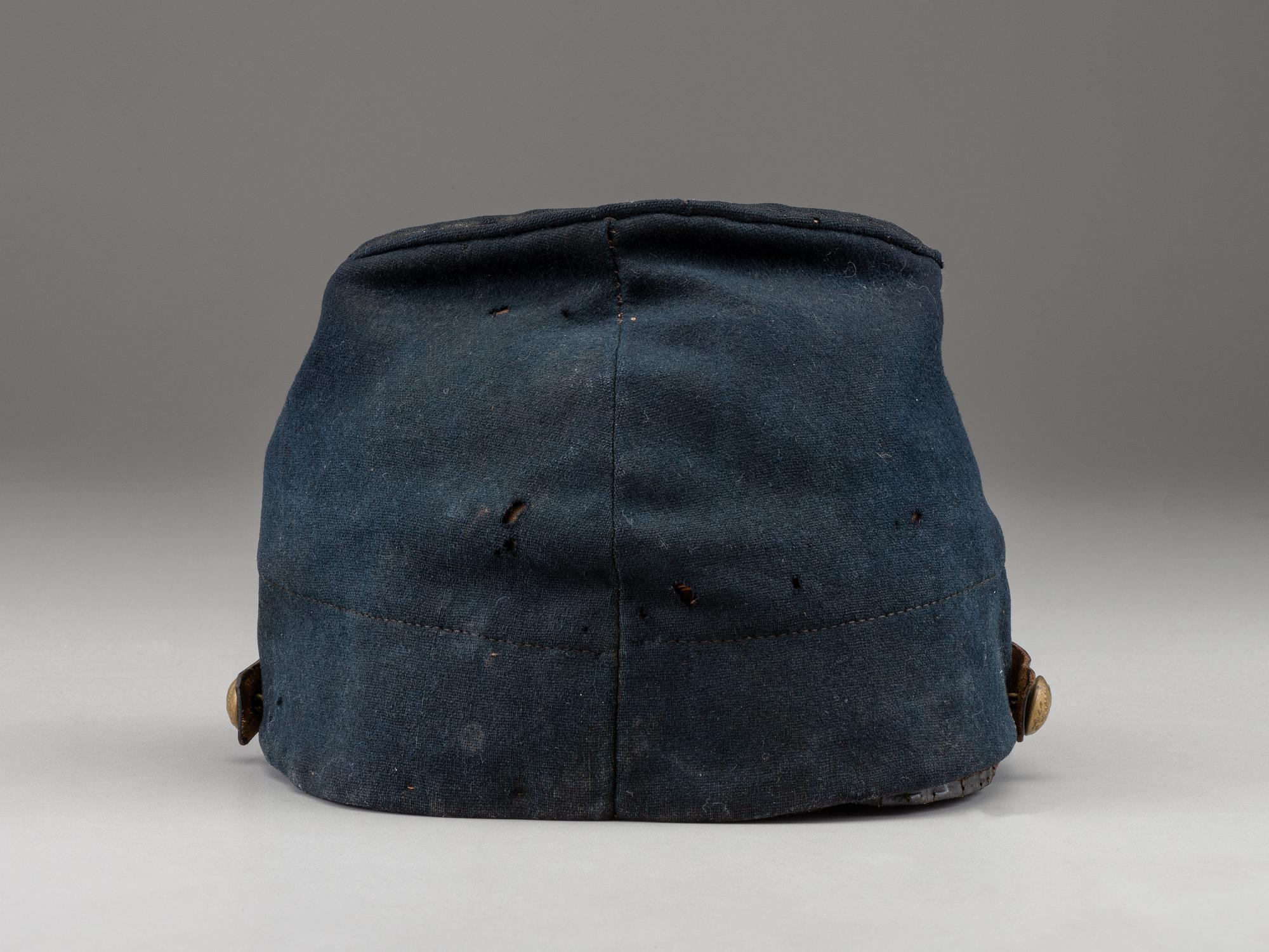 [CIVIL WAR]. 52nd Massachusetts Volunteers forage cap and tinware.