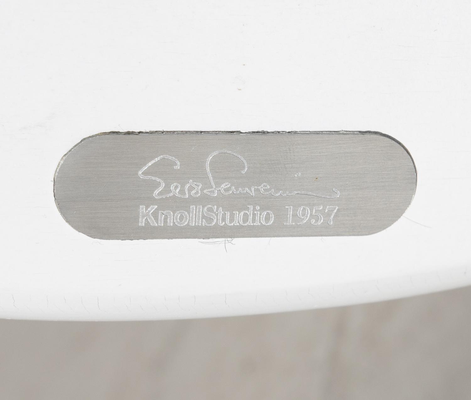 Tulip Dining Table, model 174W Knoll, USA