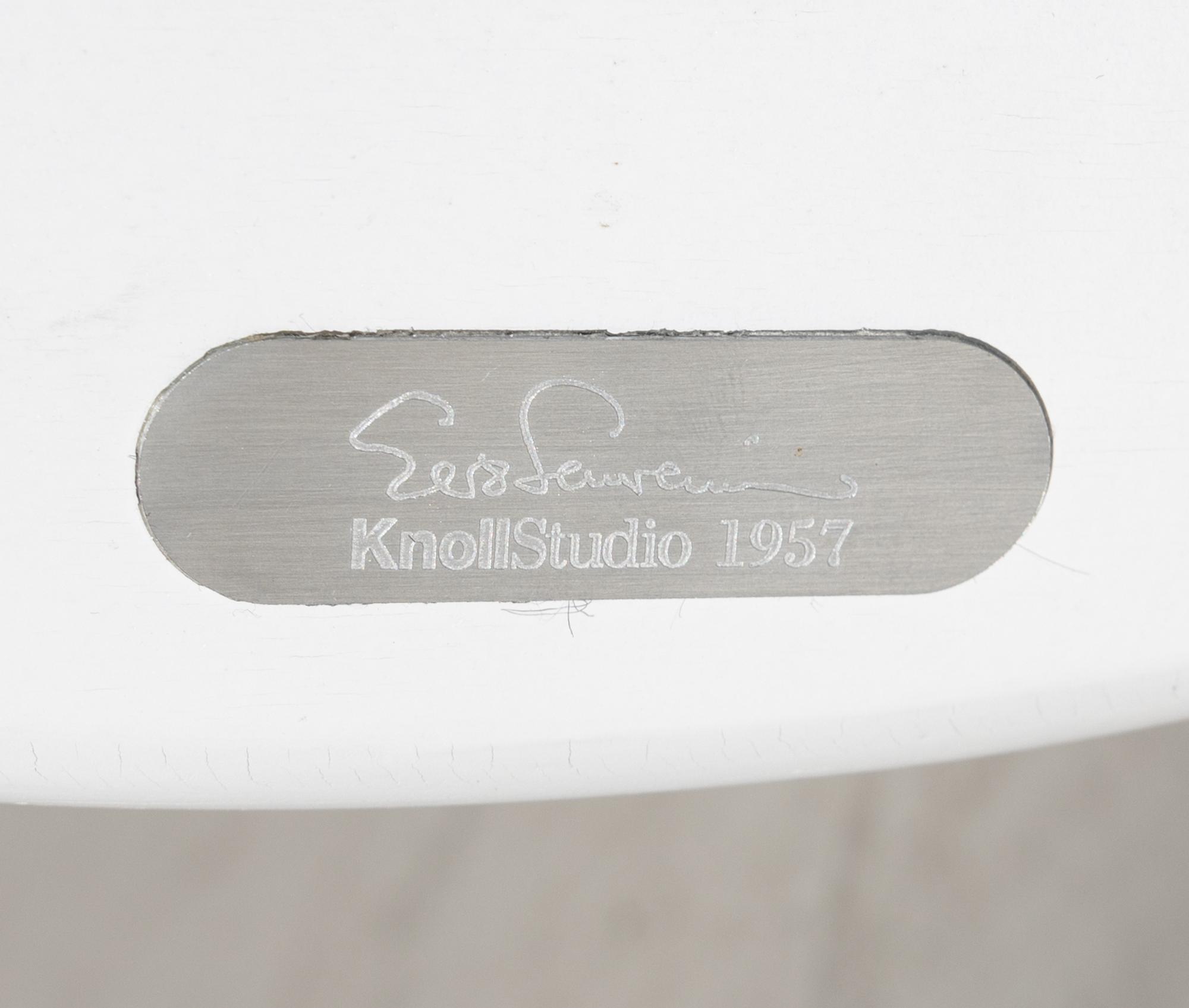 Tulip Dining Table, model 174W Knoll, USA