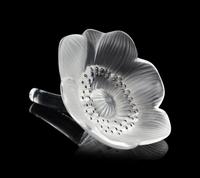 A Lalique Elisabeth Vase, Anemone Ornament and Four Floral Ornaments