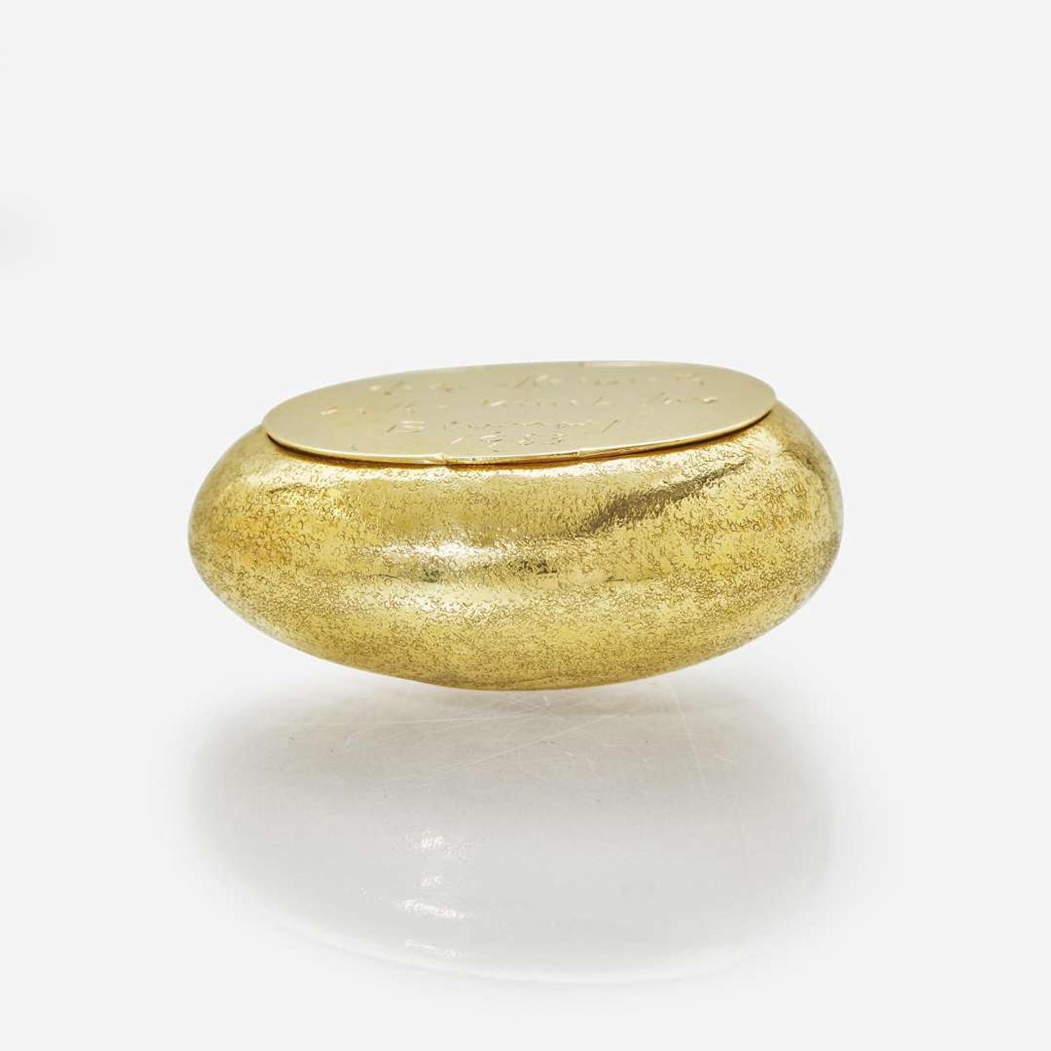 An 18K Yellow Gold Pill Box by Schlumberger for Tiffany & Co. Jean Schlumberger, Tiffany & Co.