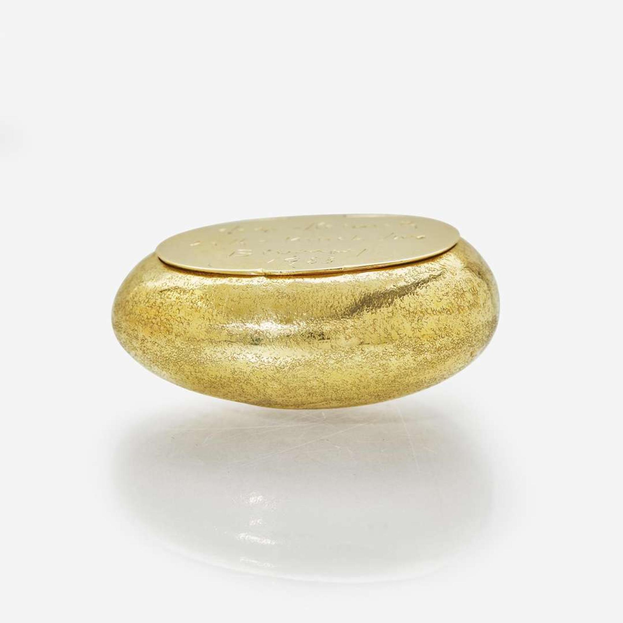 An 18K Yellow Gold Pill Box by Schlumberger for Tiffany & Co. Jean Schlumberger, Tiffany & Co.