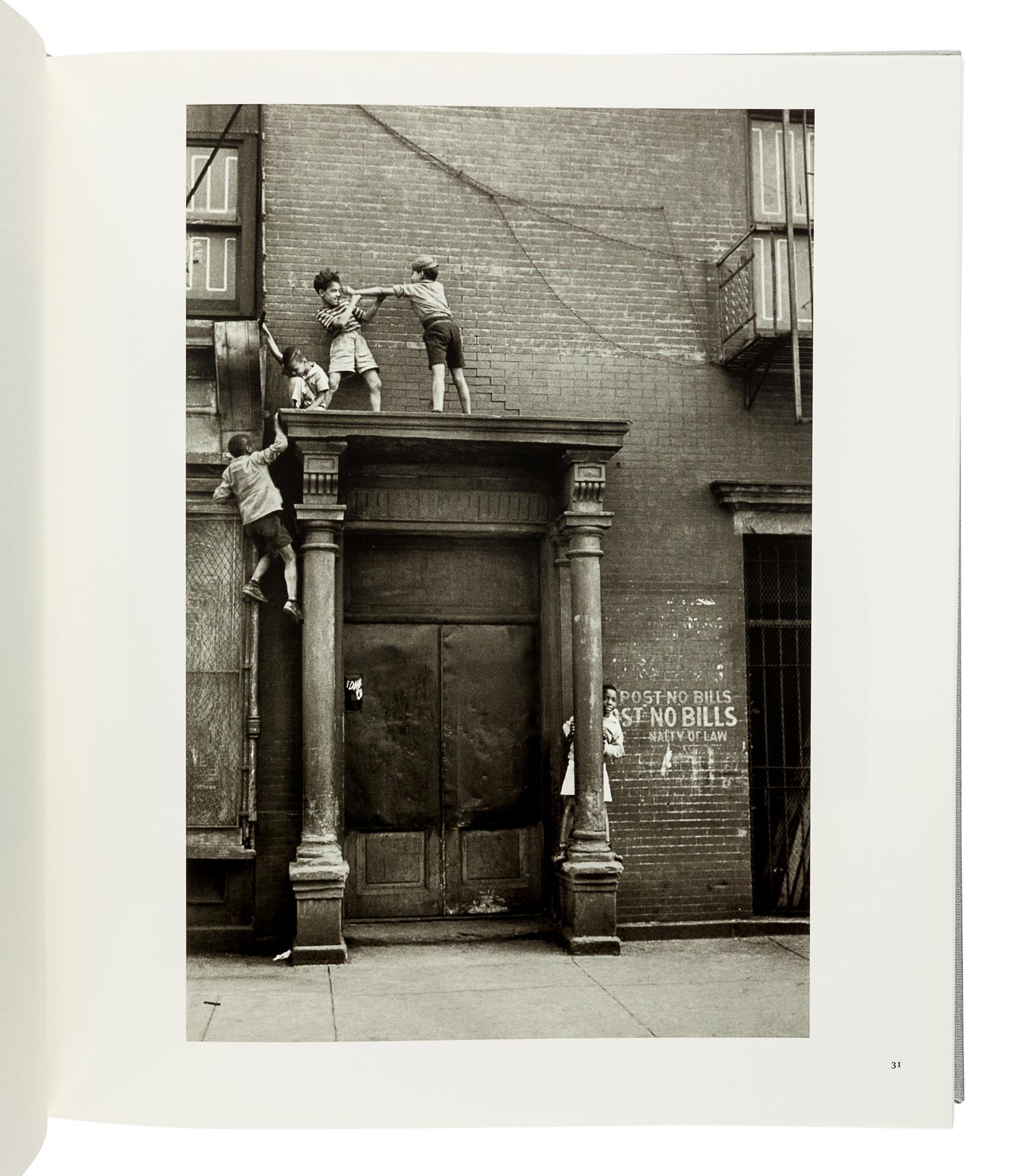 [LEVITT, Helen (1913-2009)]. PROSE, Francine. Crosstown. New York: PowerHouse Books, 2001.
