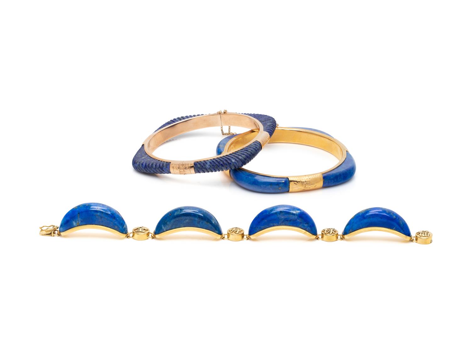 COLLECTION OF YELLOW GOLD AND LAPIS LAZULI BRACELETS