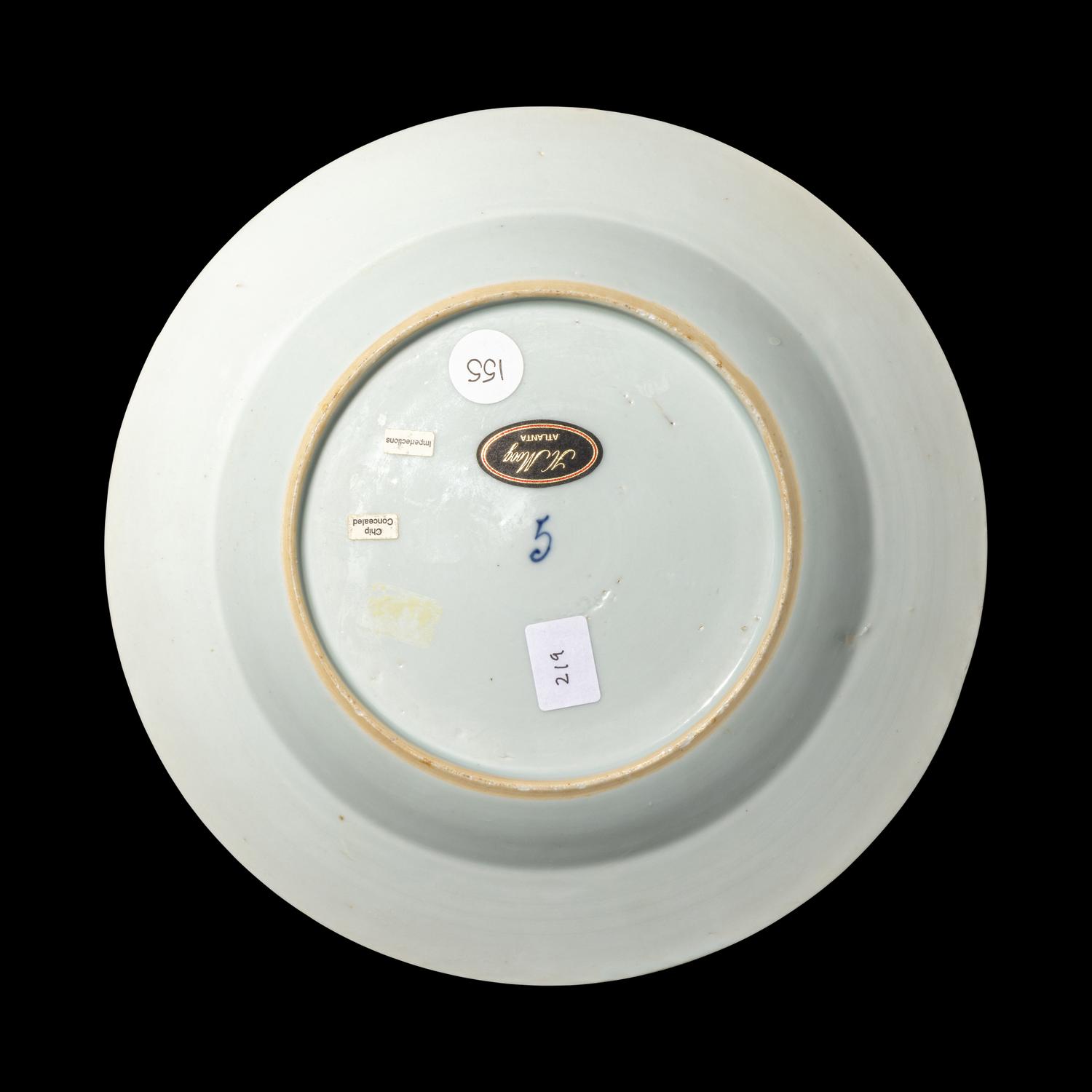 Two Chinese Export Blue and White Porcelain 'Tea Cultivation' Plates, Qianlong Period 清乾隆 青花外銷製茶圖賞盤兩件