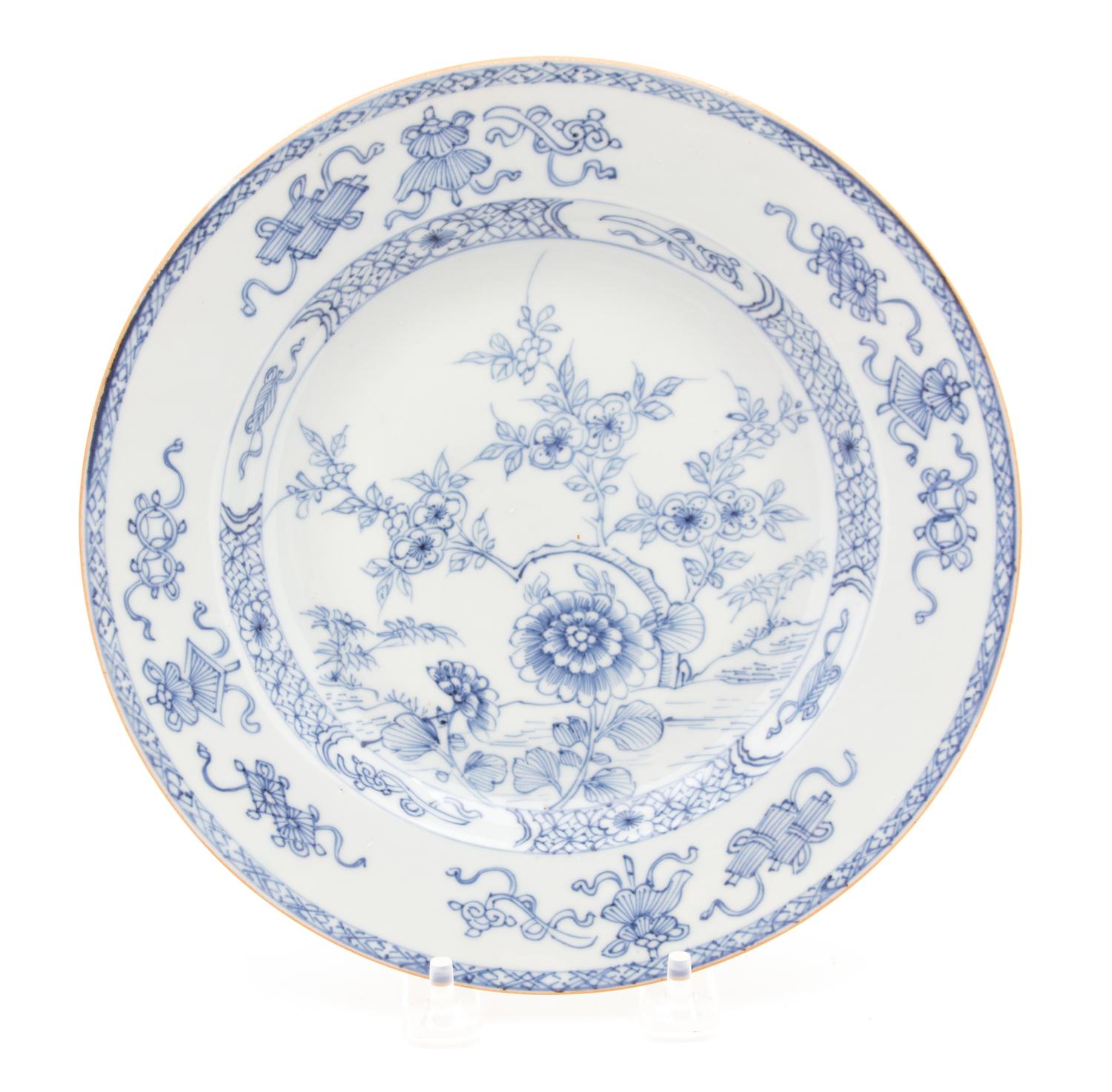 A Set of Five Chinese Export Porcelain Plates