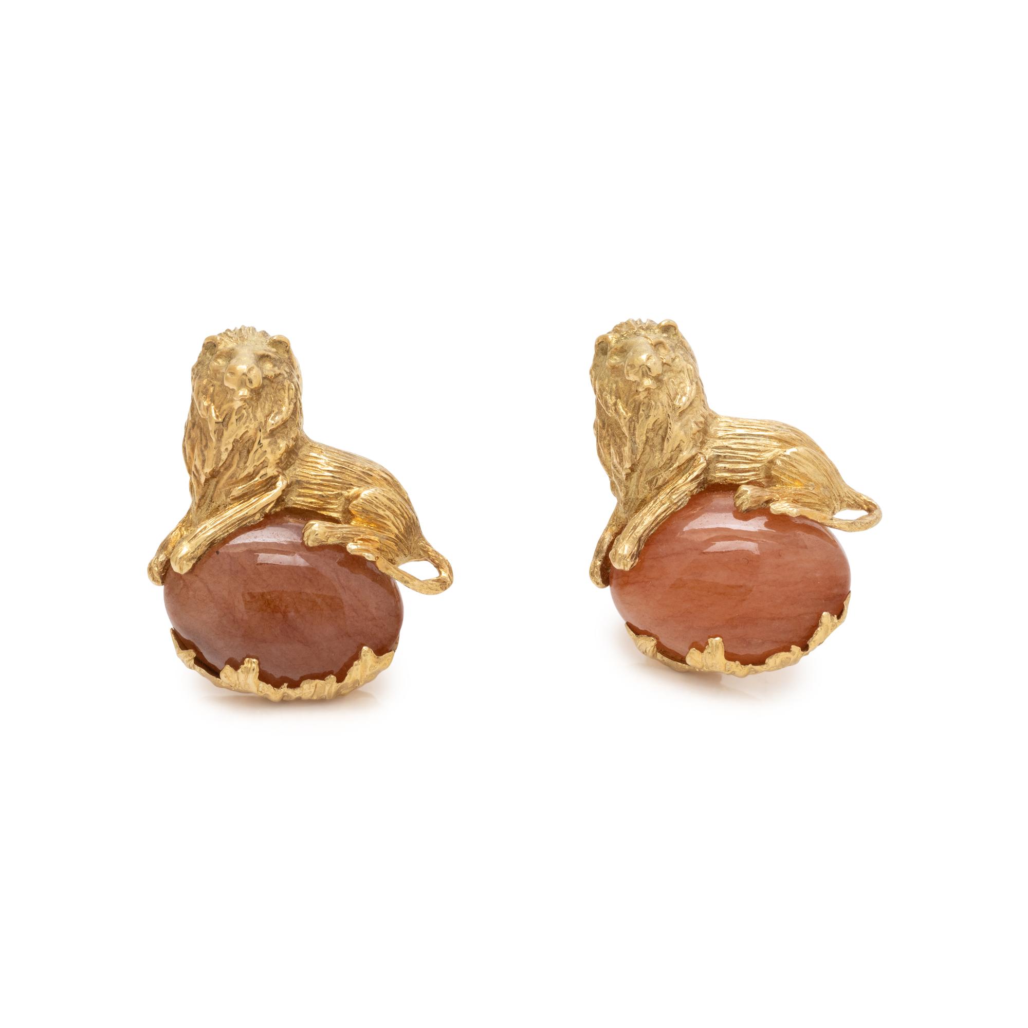 BARBARA ANTON, YELLOW GOLD AND HARDSTONE CUFFLINKS
