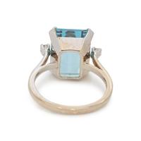 AQUAMARINE AND DIAMOND RING