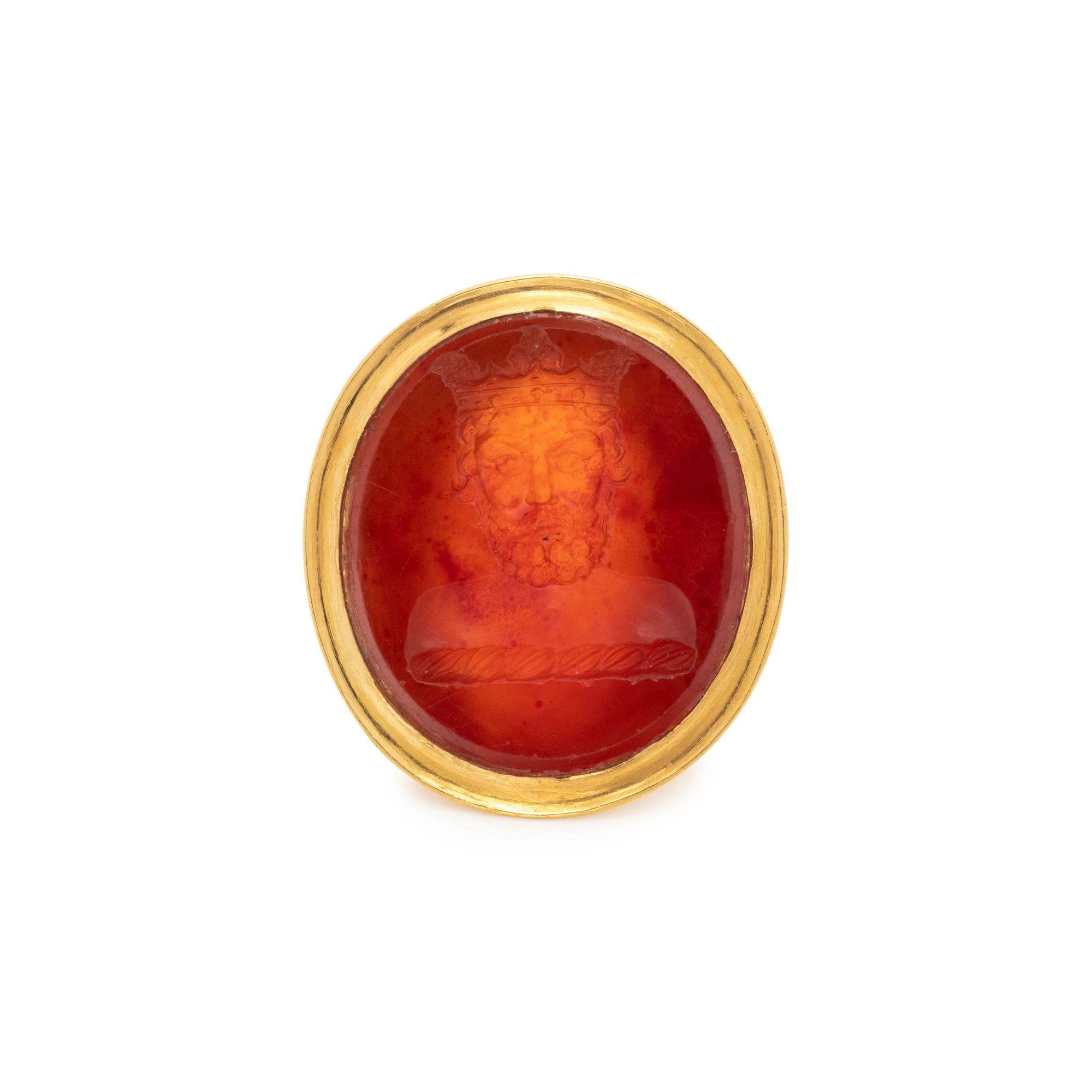 YELLOW GOLD AND CARNELIAN INTAGLIO RING
