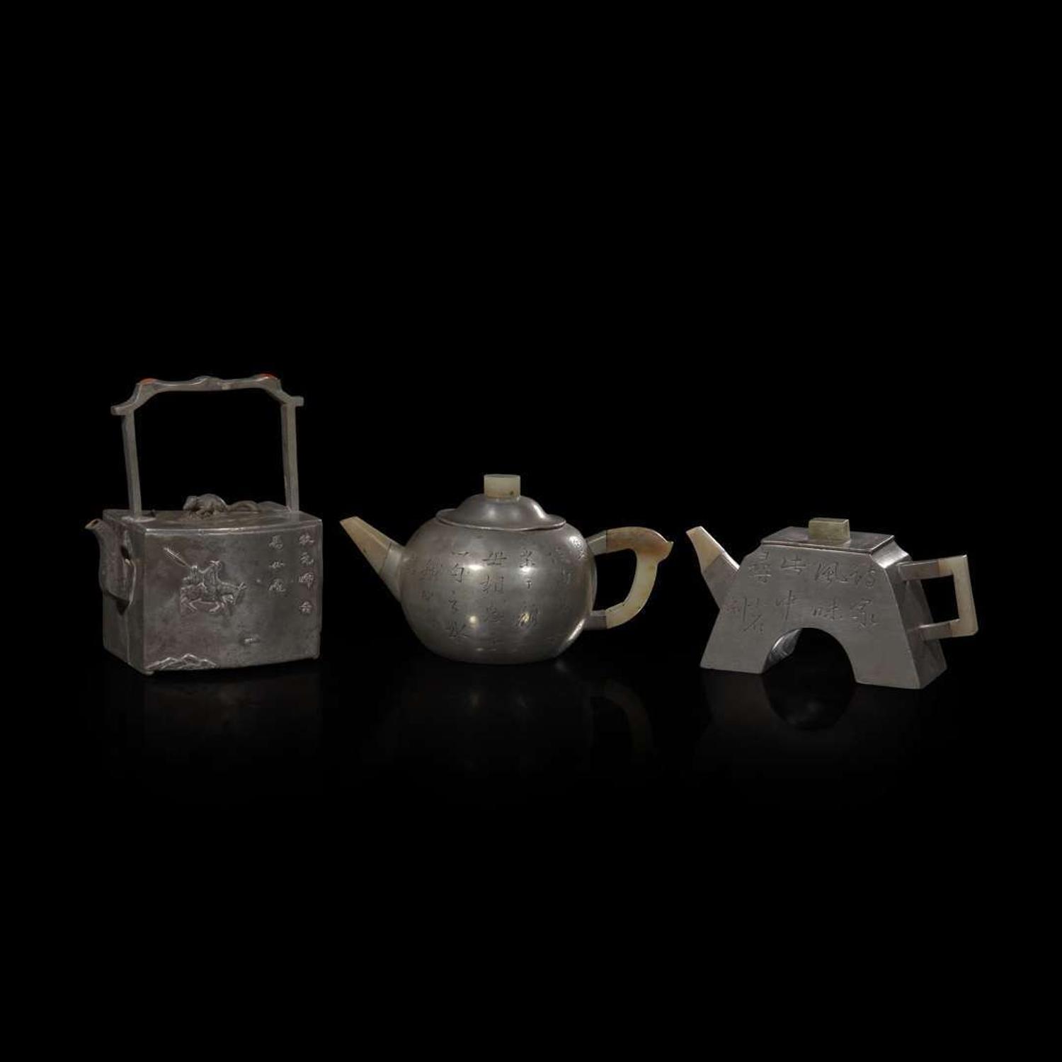 A group of three Chinese jade-mounted pewter teapots 嵌玉錫包茶壺一組三把