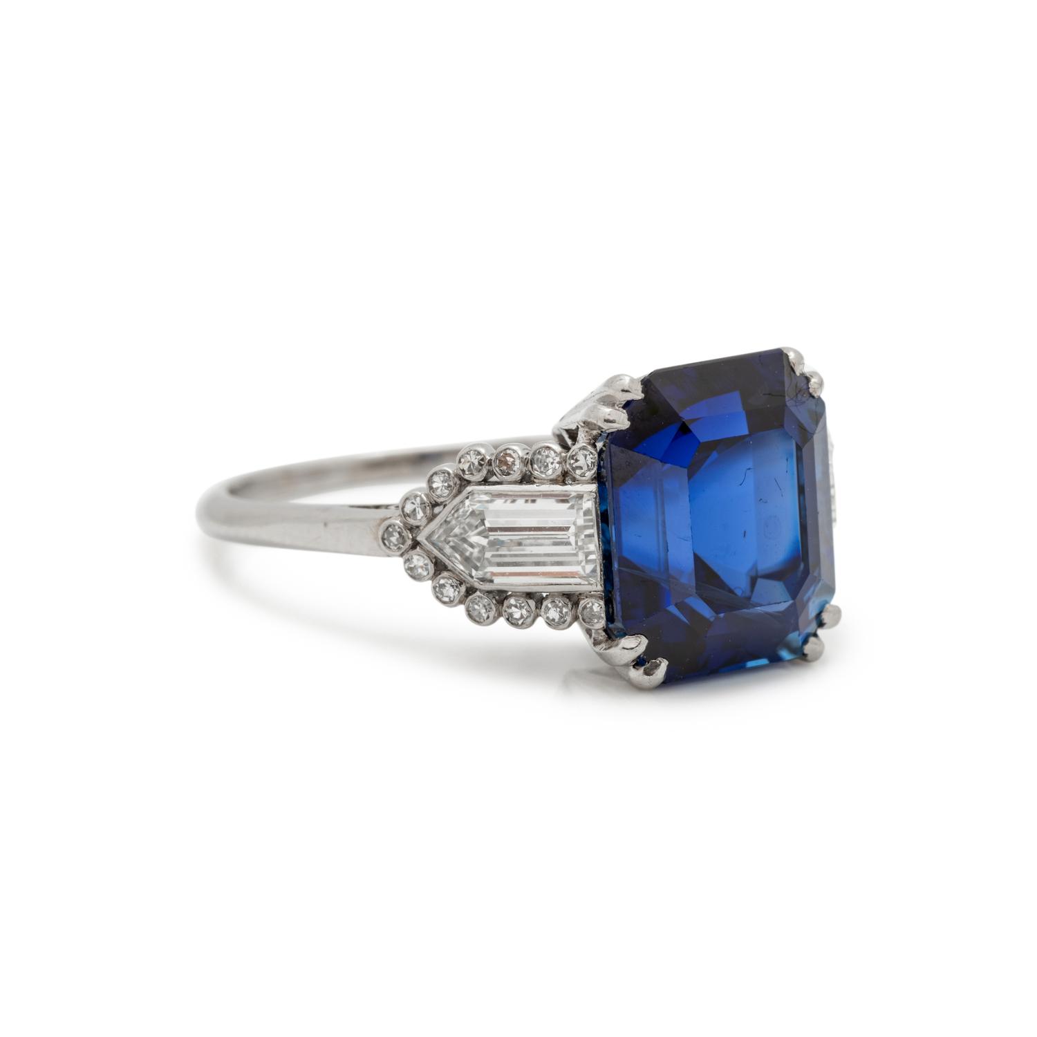 SAPPHIRE AND DIAMOND RING