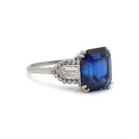 SAPPHIRE AND DIAMOND RING