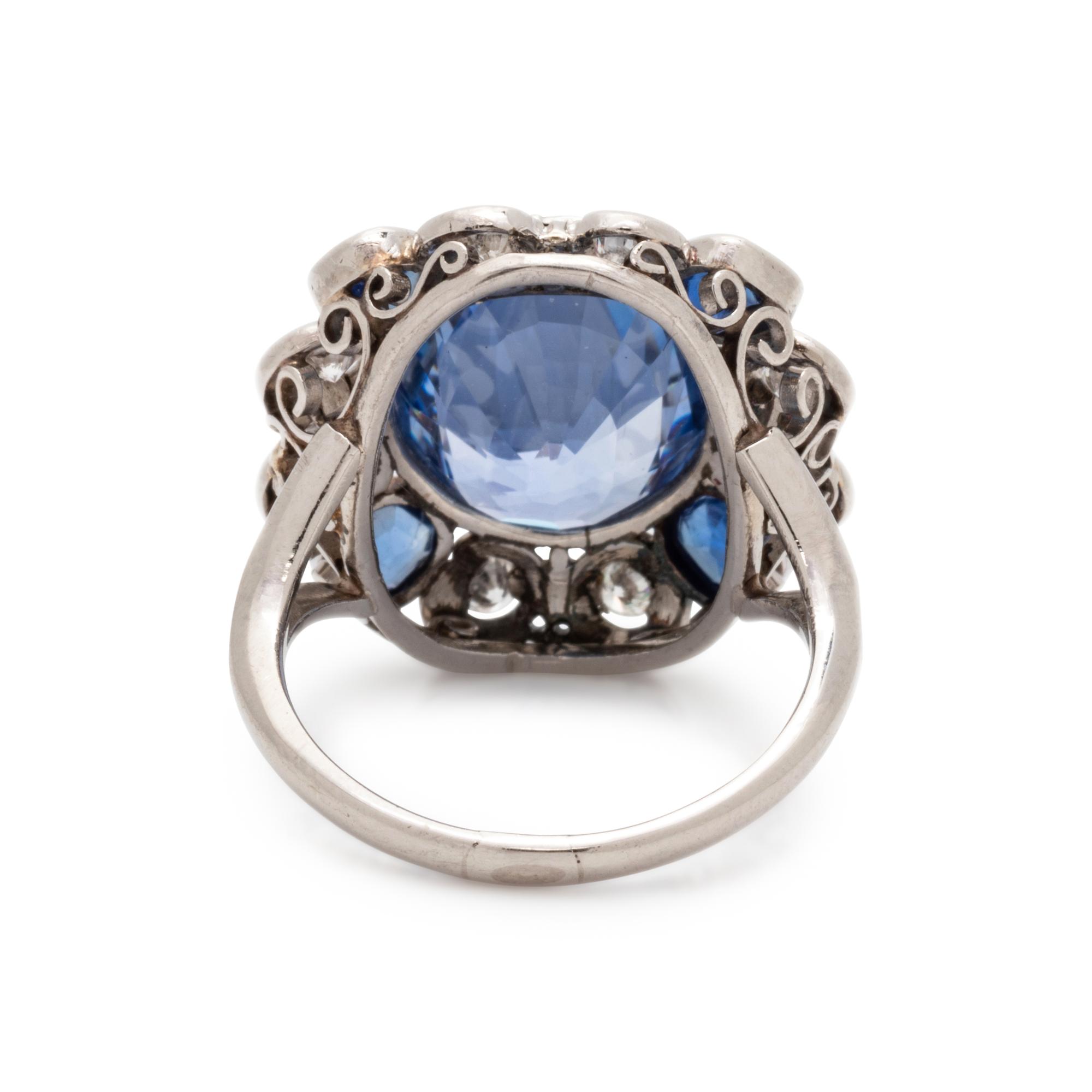 SAPPHIRE AND DIAMOND RING