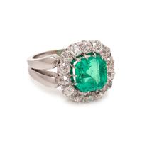 COLOMBIAN EMERALD AND DIAMOND RING