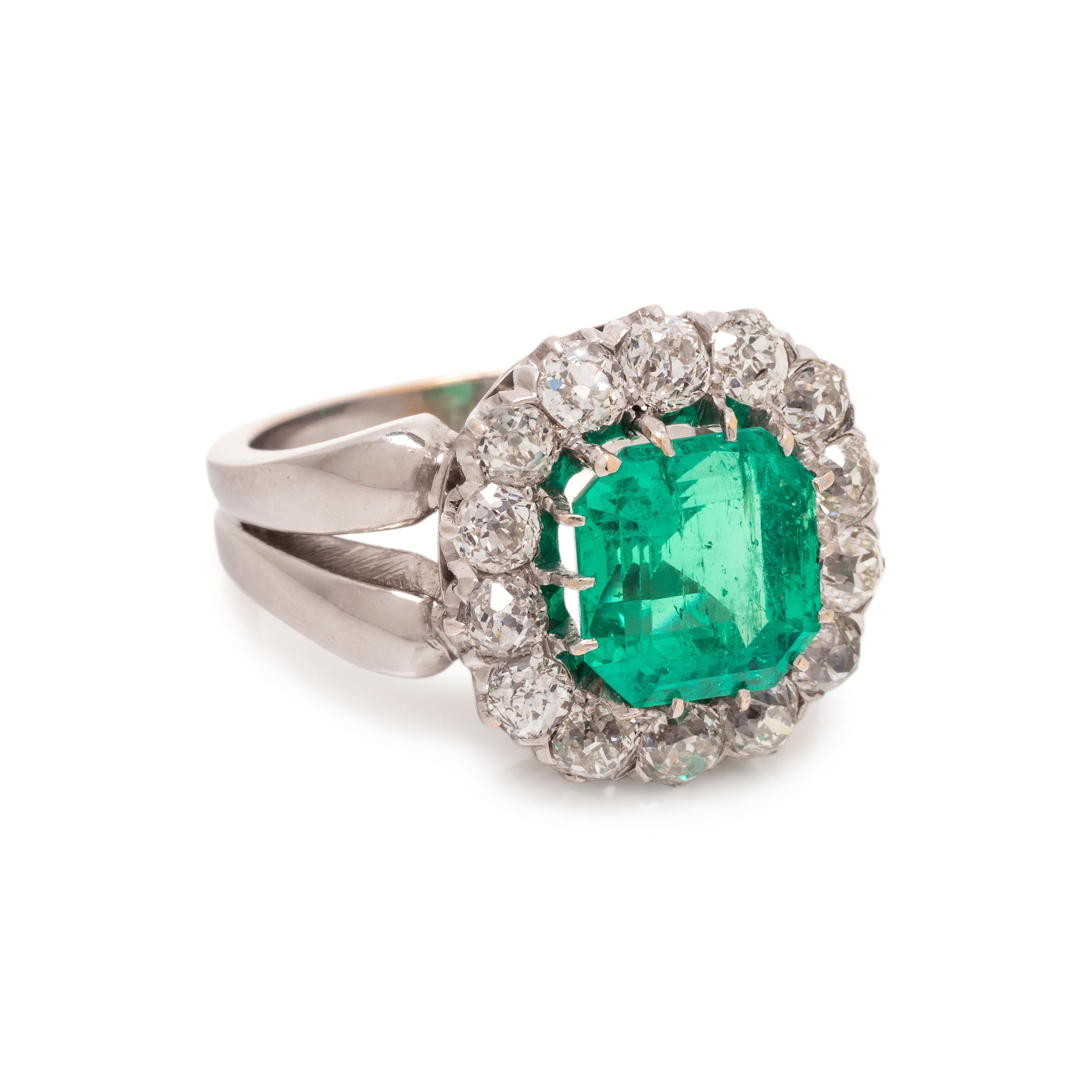 COLOMBIAN EMERALD AND DIAMOND RING