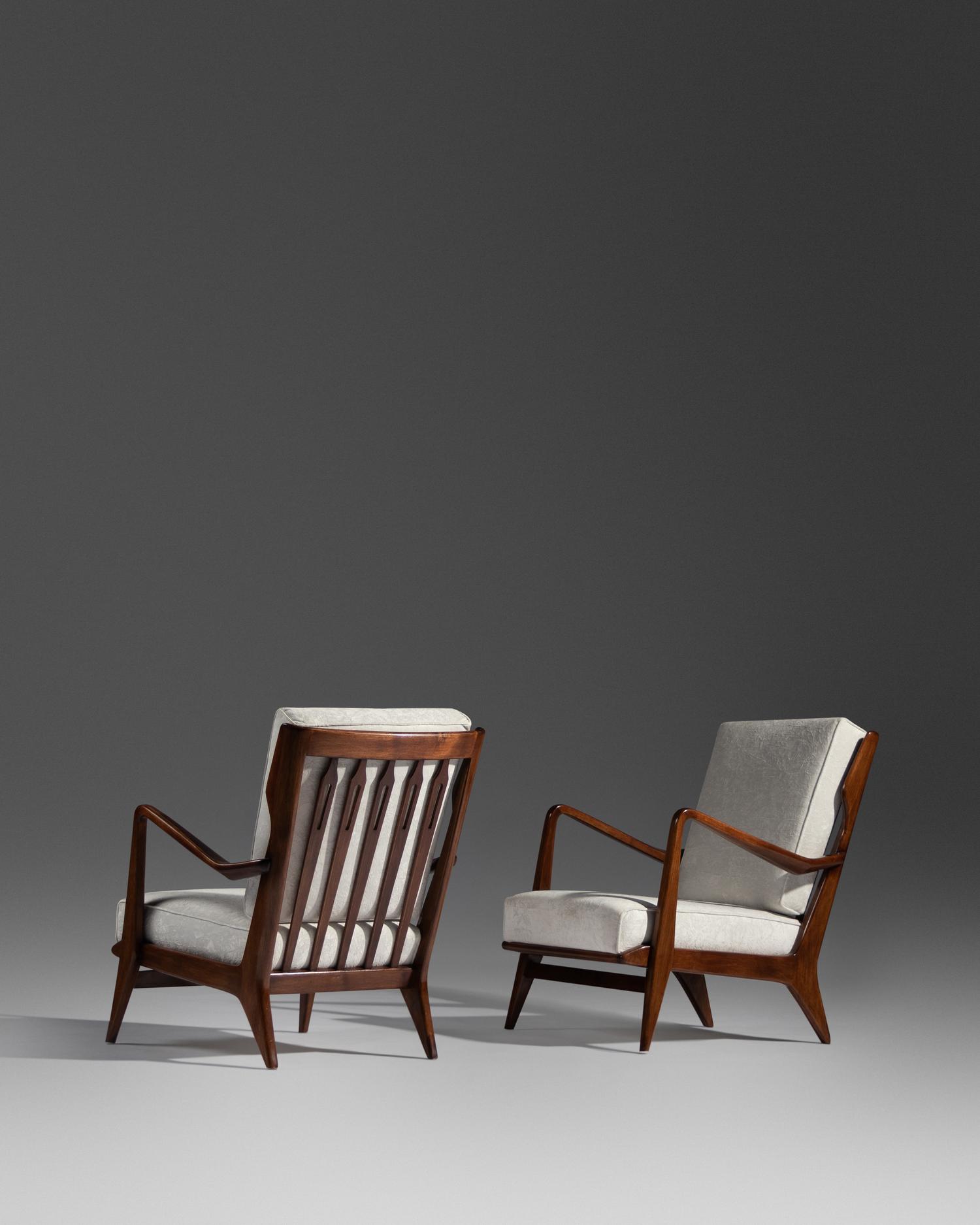 Pair of Lounge Chairs, model 516, Cassina, Italy