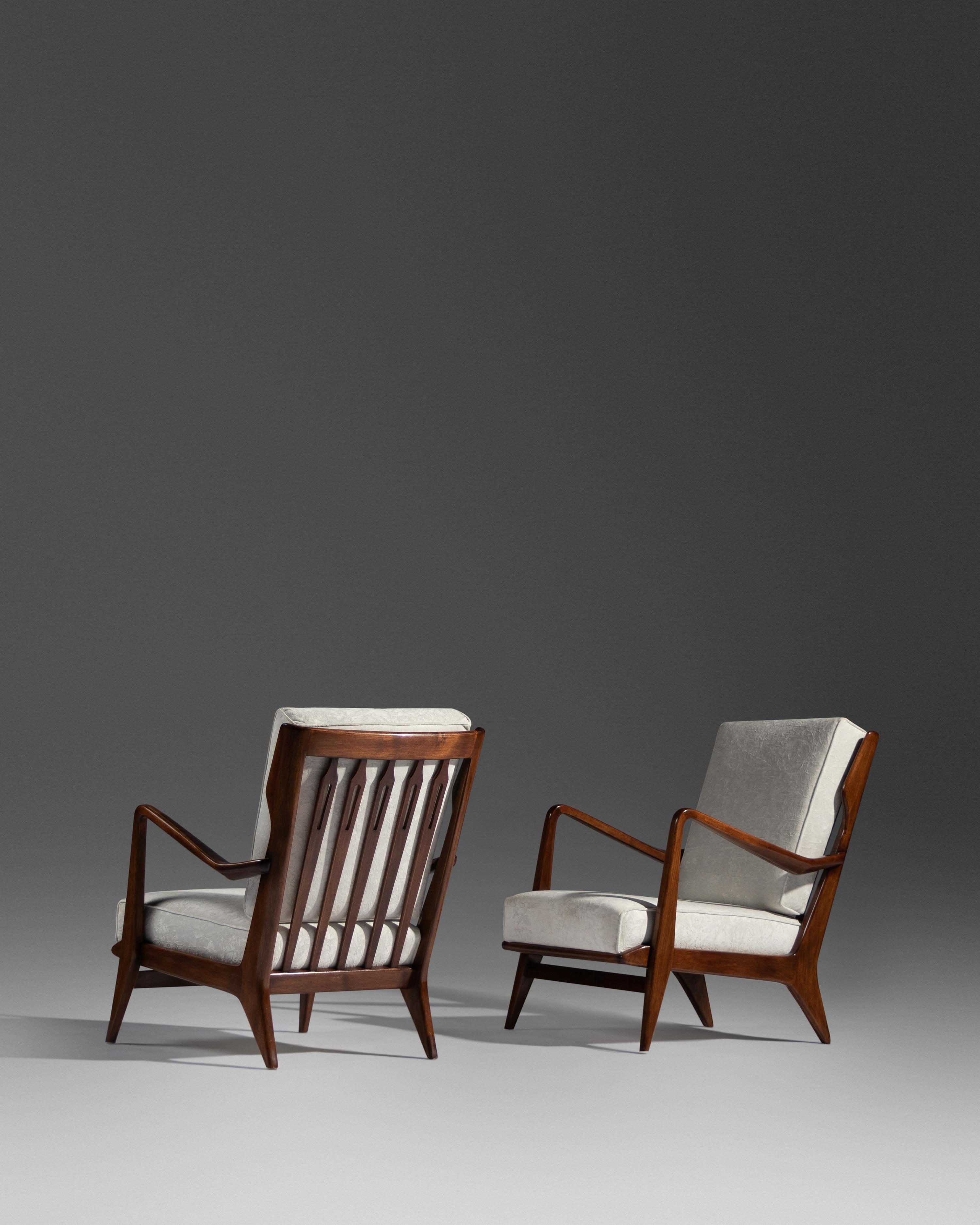 Pair of Lounge Chairs, model 516, Cassina, Italy