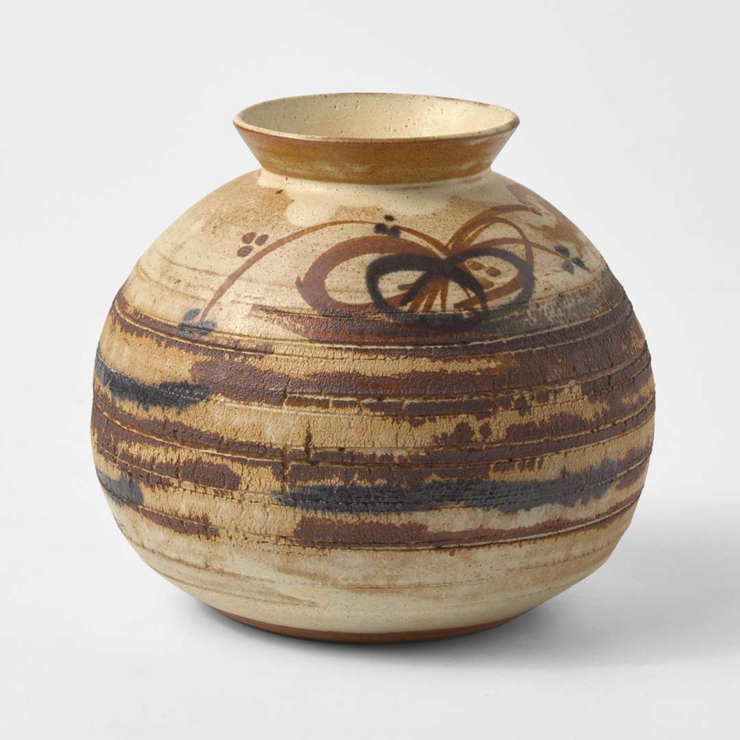 A Wedgwood John Dermer (b 1949) Studio Pottery Vase UK, circa 1972