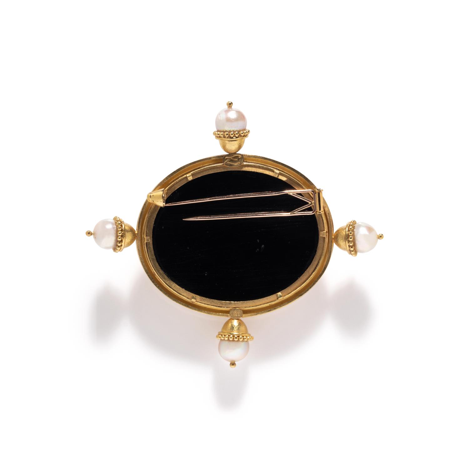 ELIZABETH LOCKE, YELLOW GOLD, CULTURED PEARL AND GLASS CAMEO BROOCH