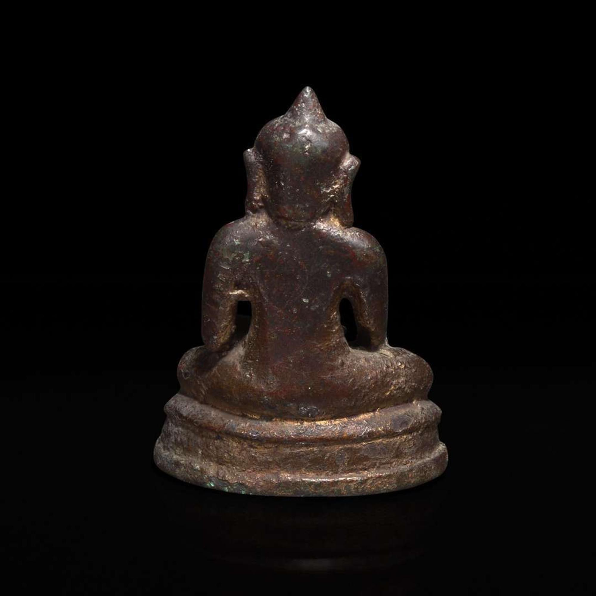 A small Burmese bronze Buddha 缅甸铜佛造像 18th century or earlier ???????