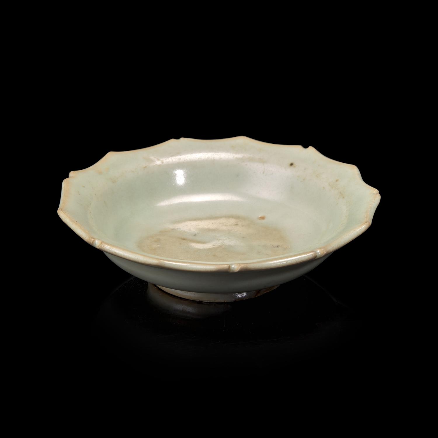 A Small Chinese White Glazed Barbed Dish, Yuan Dynasty 元 白釉花口碟