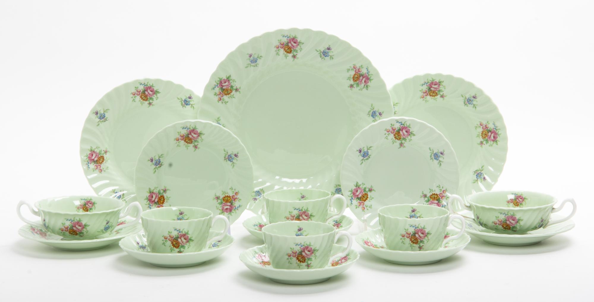 A Minton Porcelain Dinner Service Diameter of dinner plate 10 3/4 inches. — SECOND HALF 20TH CENTURY