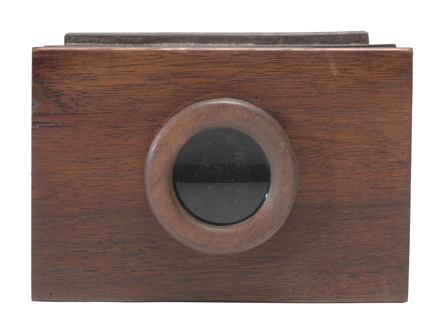 [CAMERAS]. Wood camera obscura. Ca 1830s-1840s.