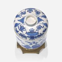 An ormolu-mounted Chinese blue and white porcelain jar and cover 嵌銅鎏金青花蓋罐 The porcelain Kangxi period ?? ? ??