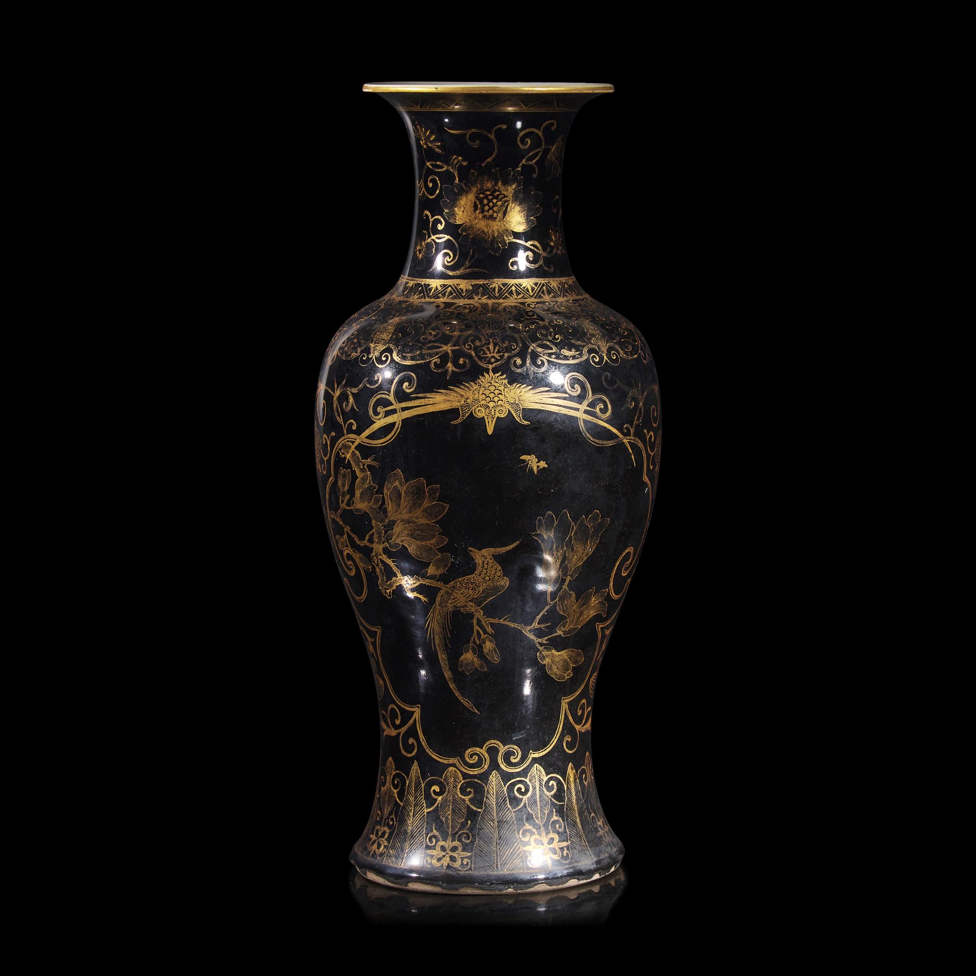 A Chinese Gilt-Decorated "Mirror-Black" Baluster Vase, Late Qing to Republic Period 晚清民國 黑地鎏金賞瓶一件