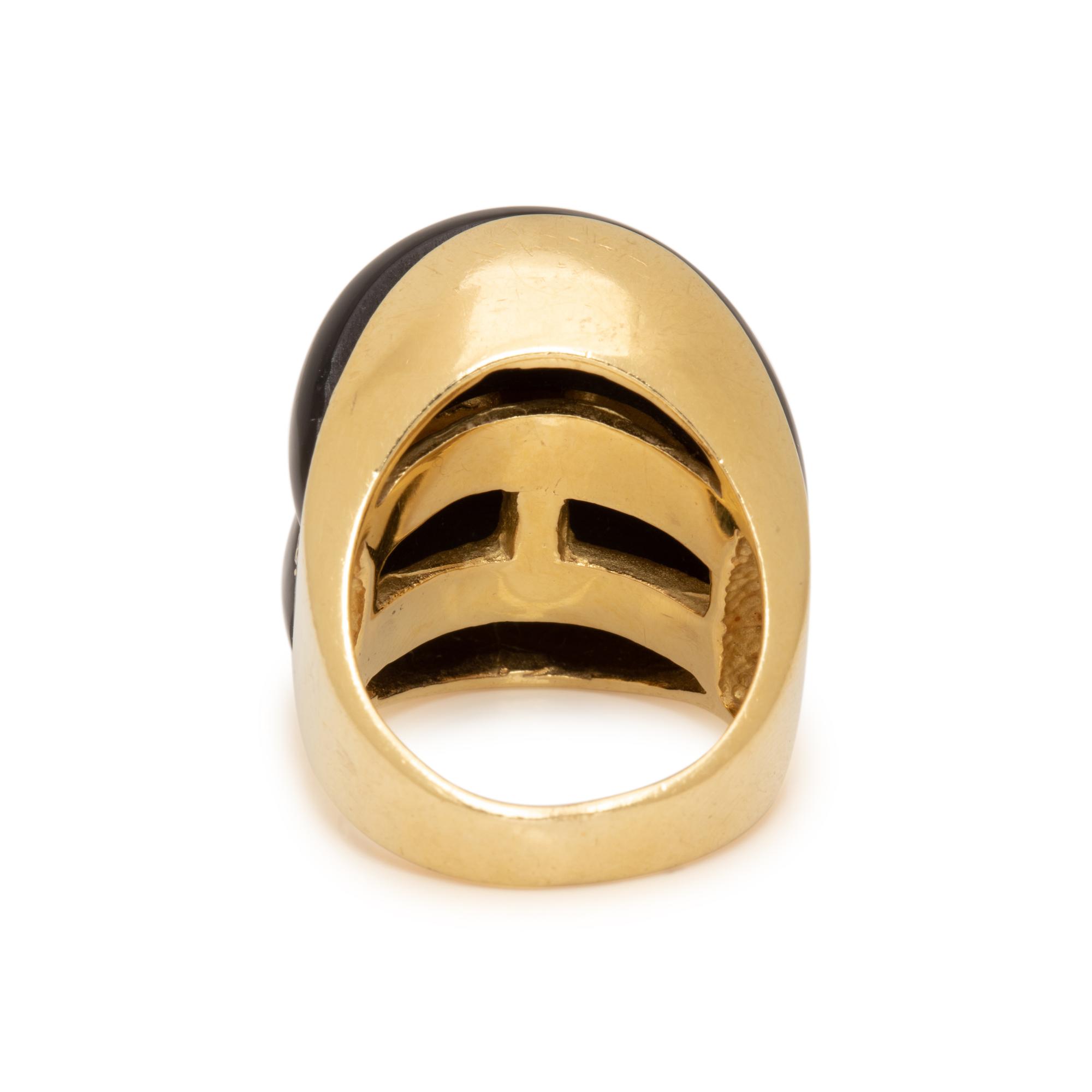 YELLOW GOLD, ONYX AND DIAMOND RING