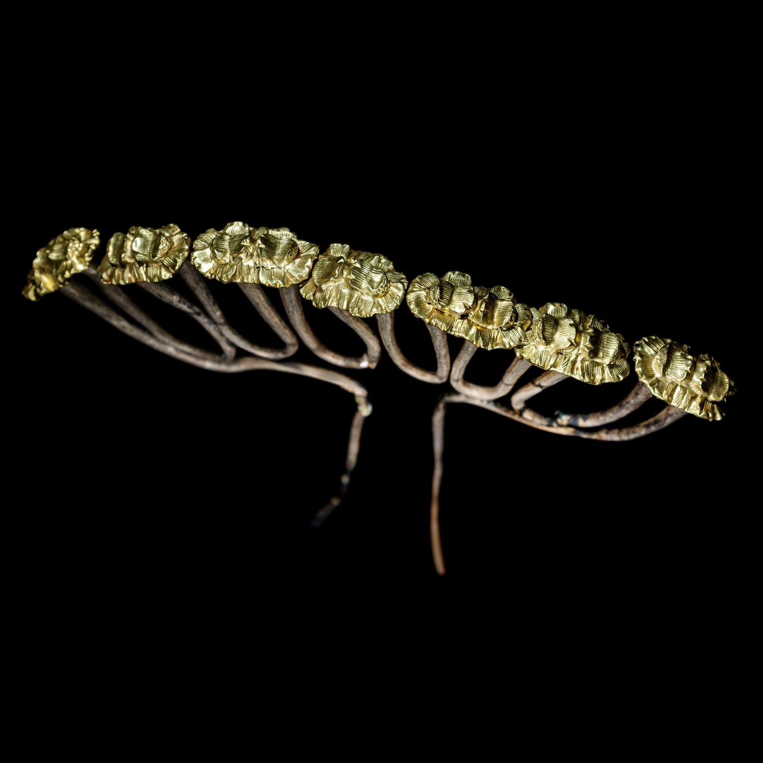 A Chinese Parcel Gilt Silver 'Peony' Hairpin, Chai, Song Dynasty 宋 金裹頭連七式花頭銀釵