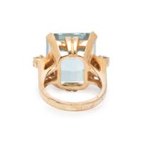 AQUAMARINE AND DIAMOND RING