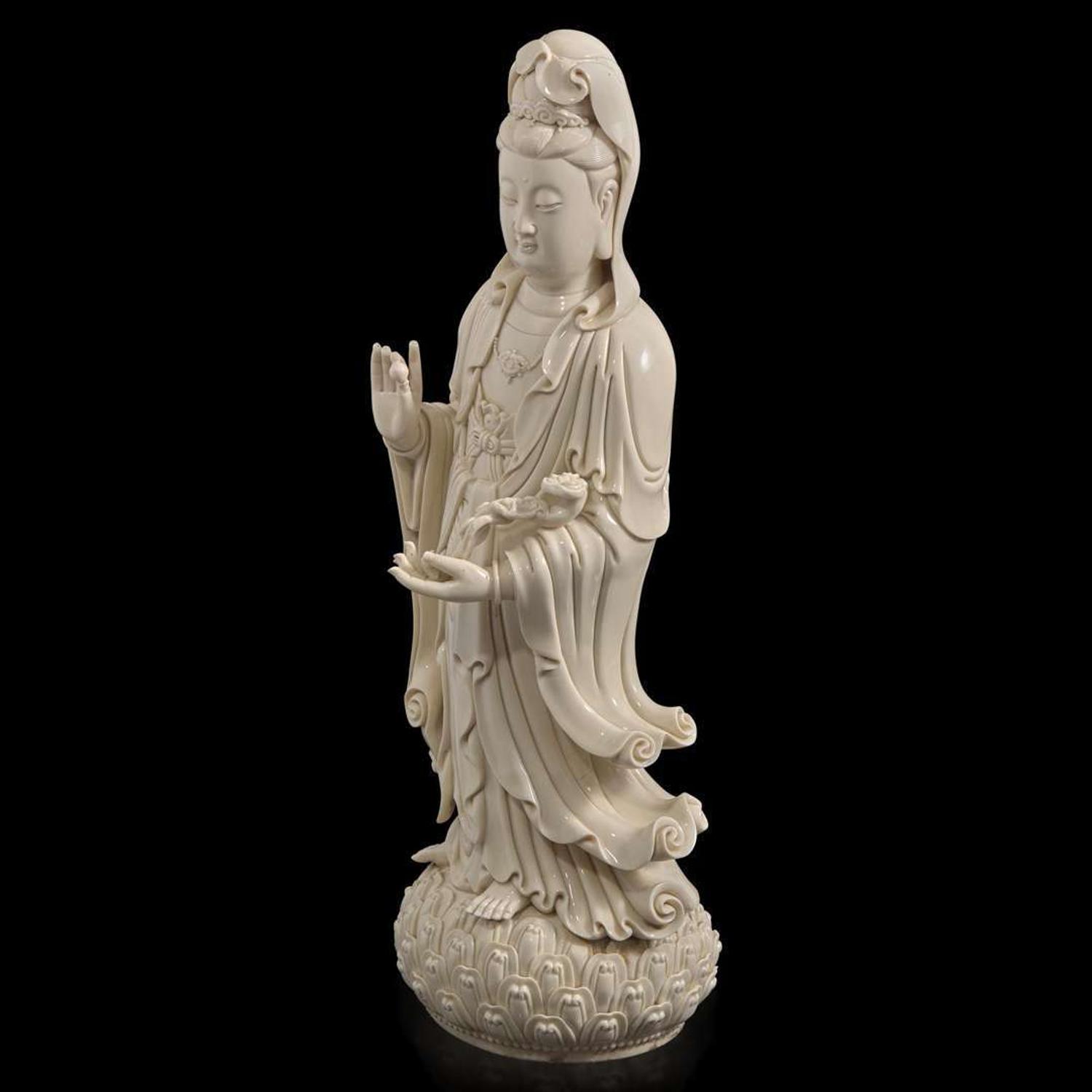 A large Dehua blanc de Chine figure of Guanyin 德化窑观音像 20th century ????