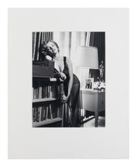 [PHOTOGRAPHY]. HALSMAN, Philippe (1906-1979). Halsman/Marilyn. New York: Neikrug Press, 1981.