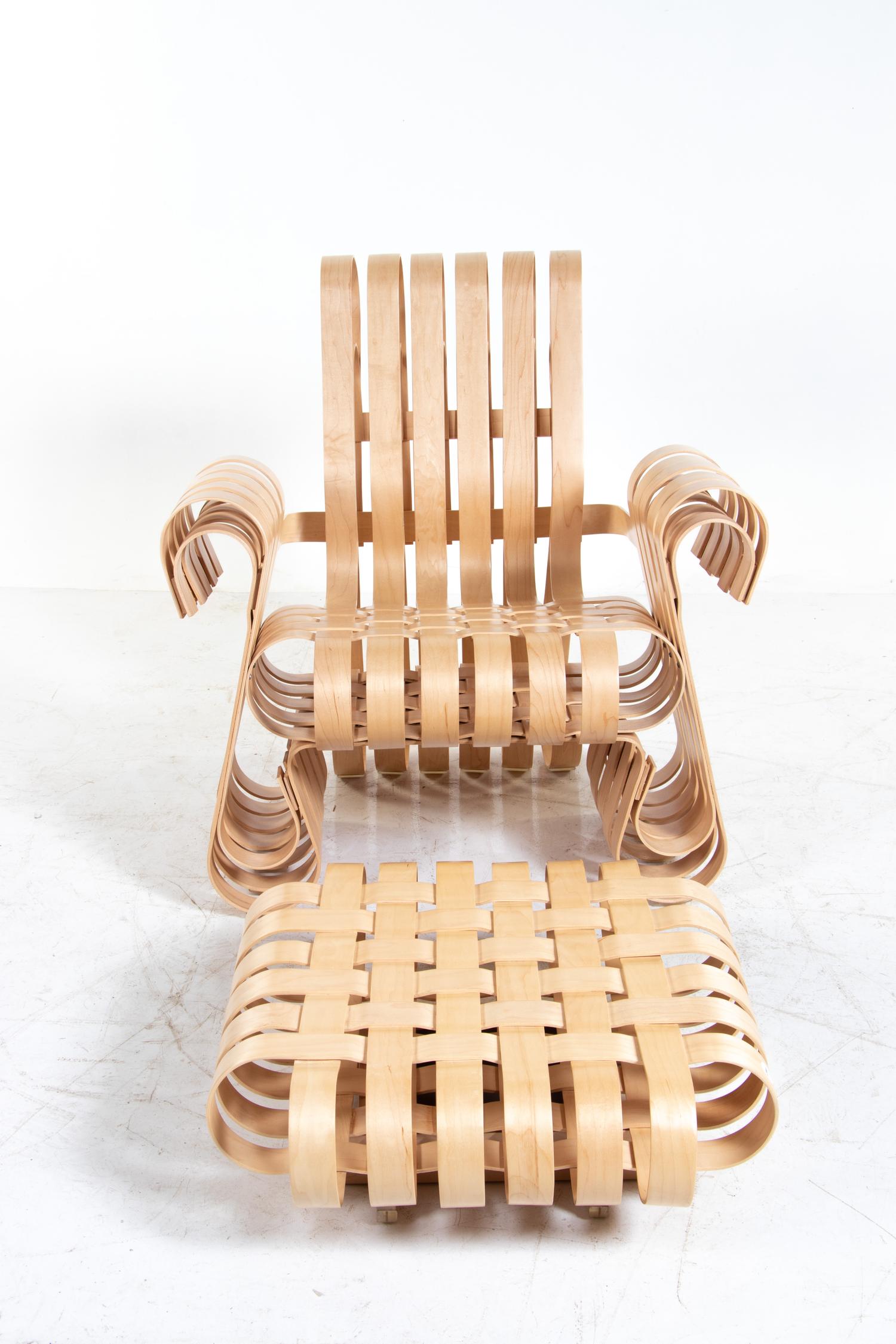 Power Play Lounge Chair and Ottoman Knoll, USA