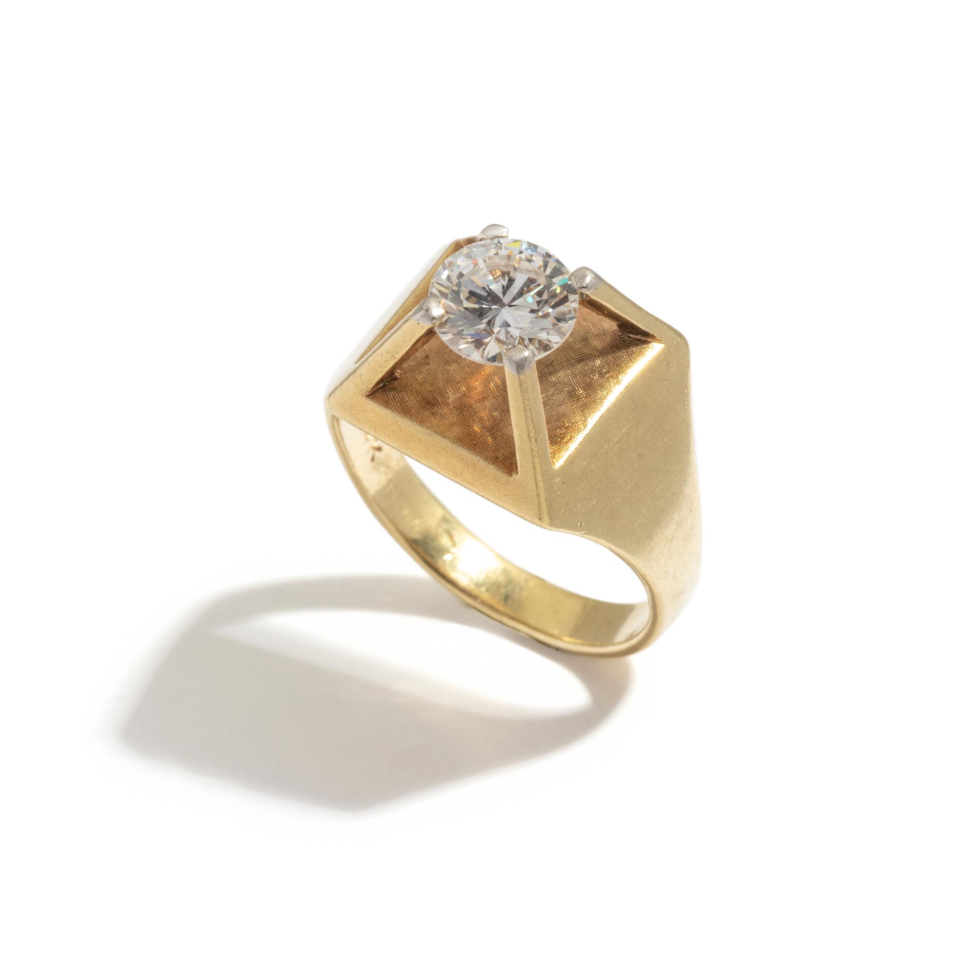 DIAMOND RING