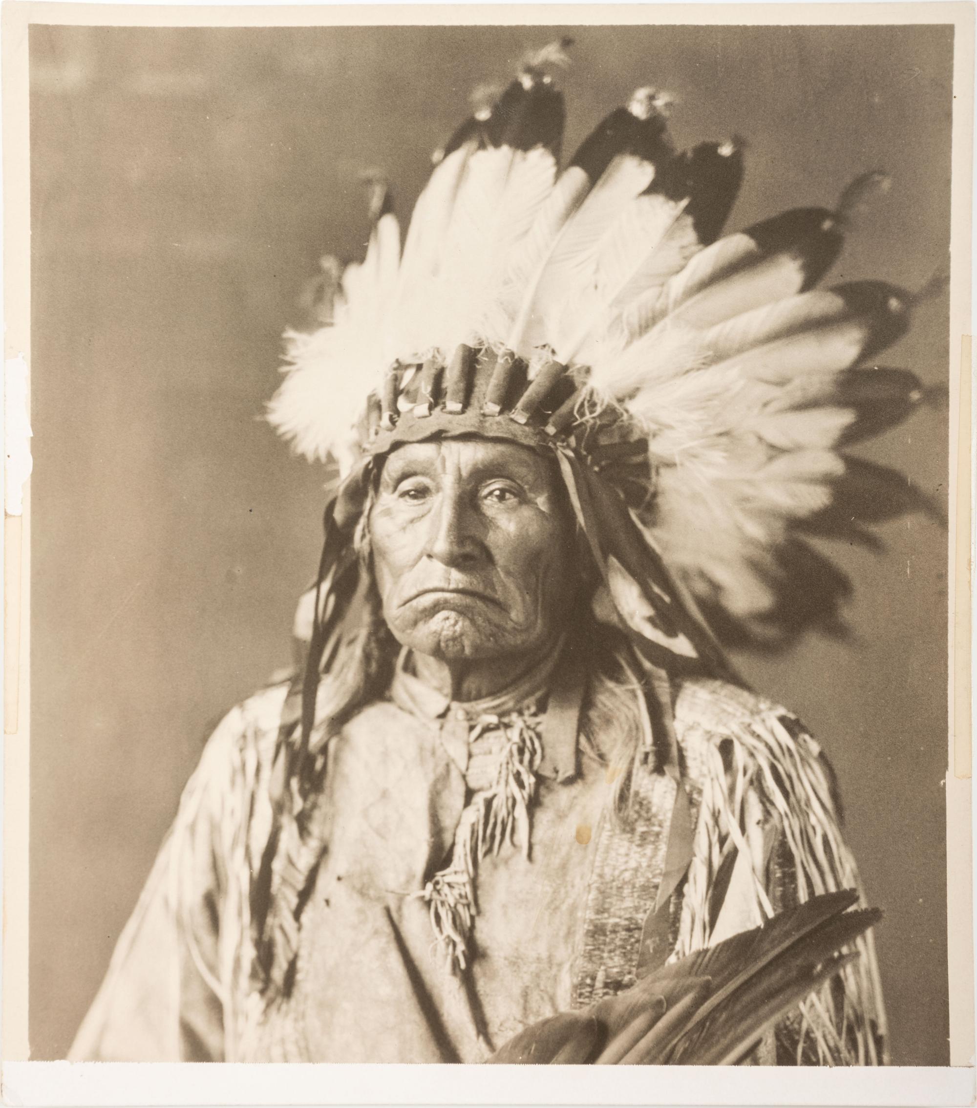 [NATIVE AMERICANS]. [BUTLER STUDIO, photographer]. Portrait of Red Tomahawk. [1928].