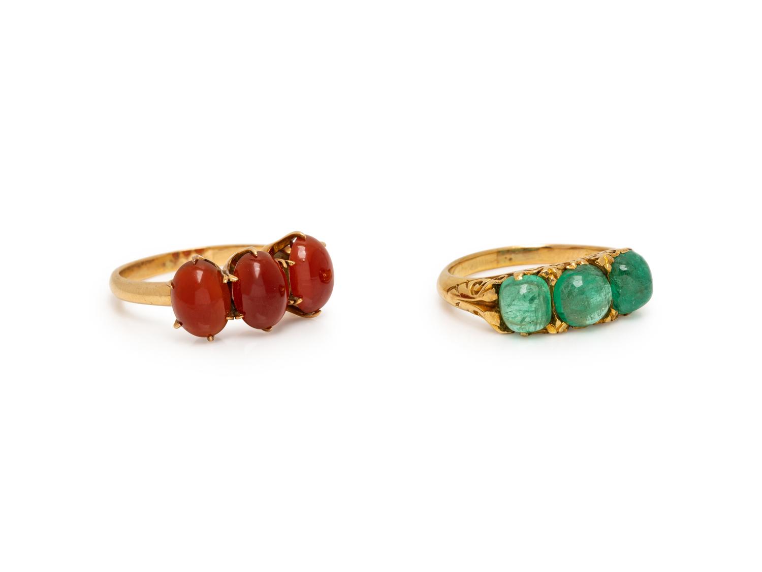 COLLECTION OF YELLOW GOLD, EMERALD, AND CARNELIAN RINGS