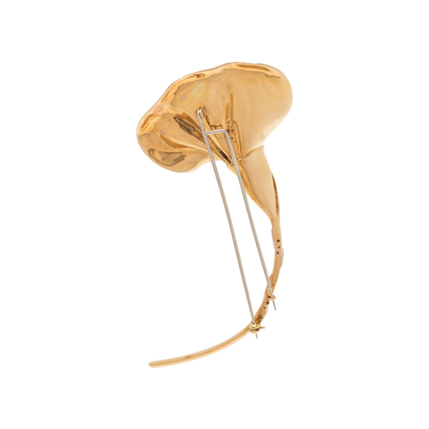 YELLOW GOLD, CULTURED PEARL AND DIAMOND BROOCH