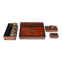 A Collection English and French Desk Articles