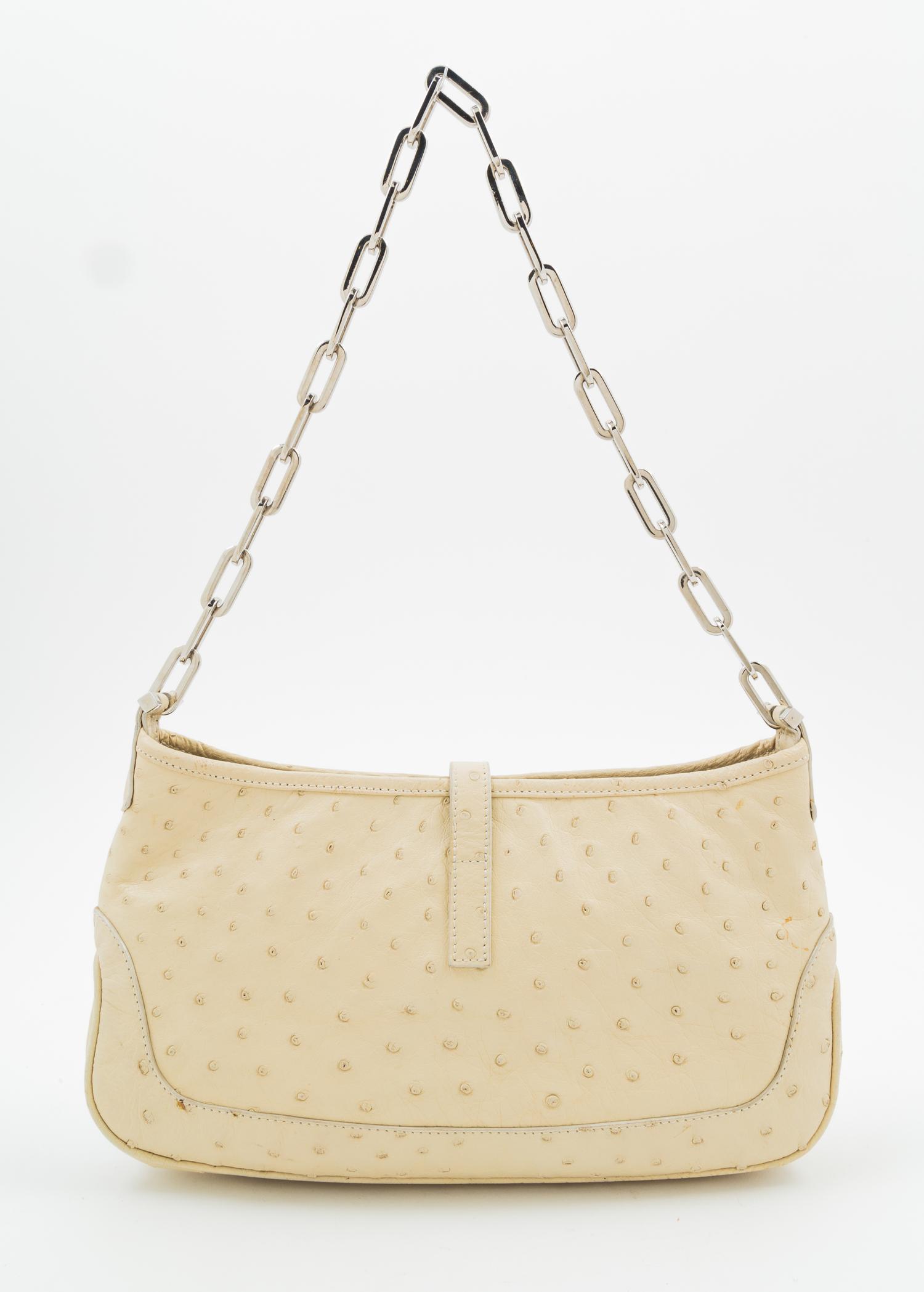 A Gucci Beige Ostrich Handbag, 10" x 5.5" x 1.5"; Strap drop: 10.