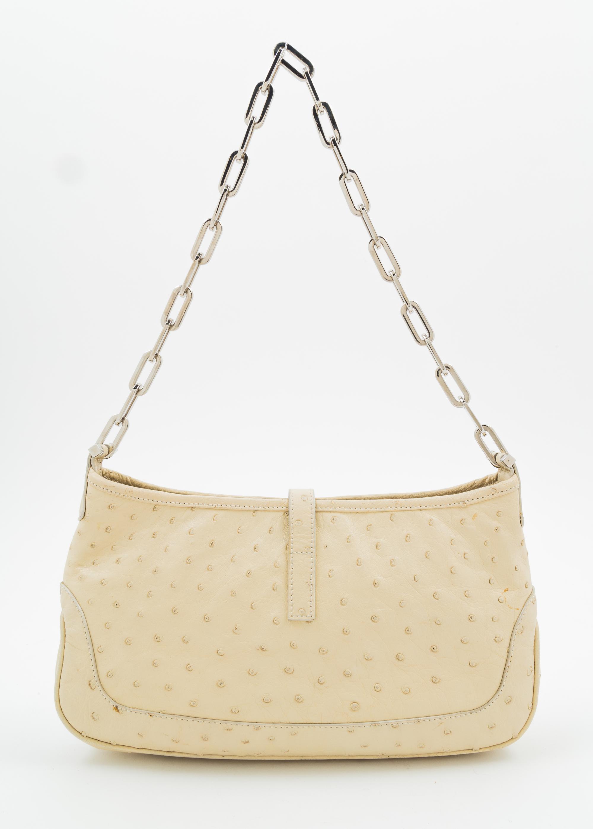 A Gucci Beige Ostrich Handbag, 10" x 5.5" x 1.5"; Strap drop: 10.
