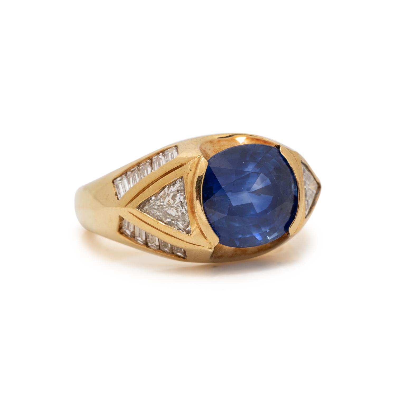 SAPPHIRE AND DIAMOND RING