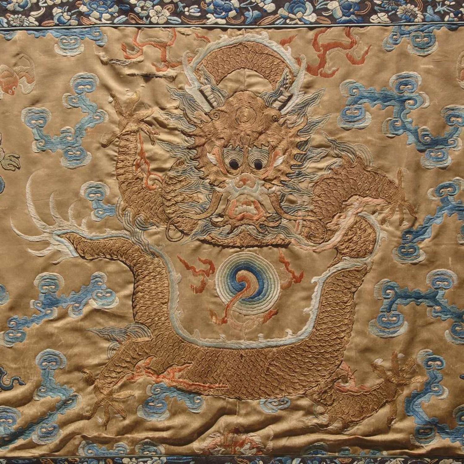 A Chinese silk and gold thread-embroidered "Dragon" panel 龙纹刺绣 Qing dynasty ?
