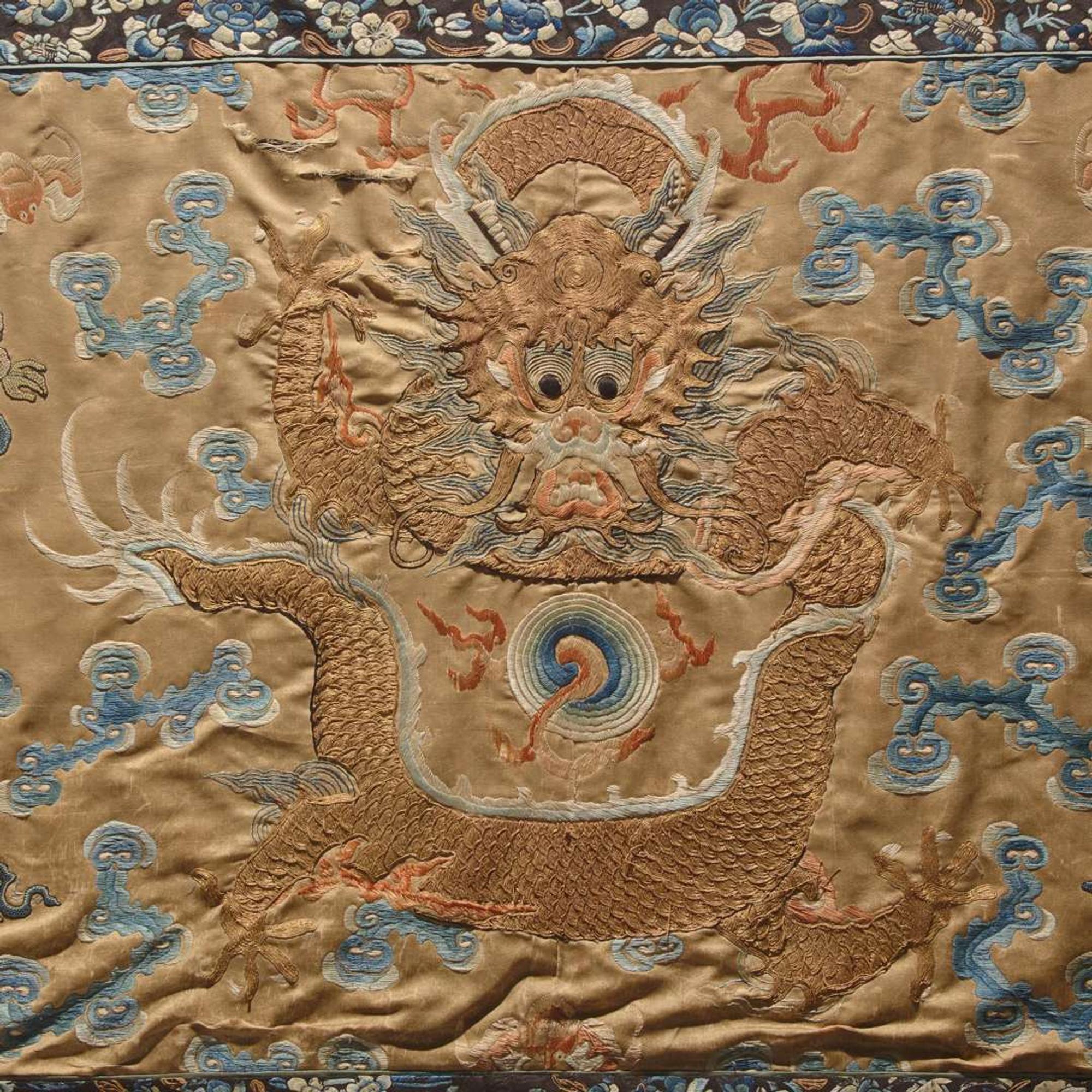 A Chinese silk and gold thread-embroidered "Dragon" panel 龙纹刺绣 Qing dynasty ?